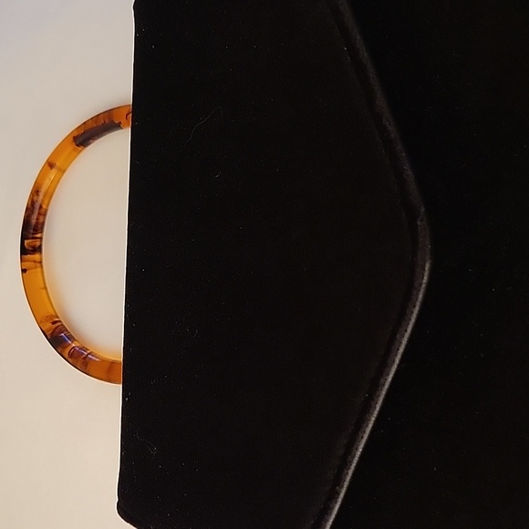 Anthropologie Black Velvet purse w/Faux Tortoise Circle Handle. Includes chain. - Picture 5 of 5